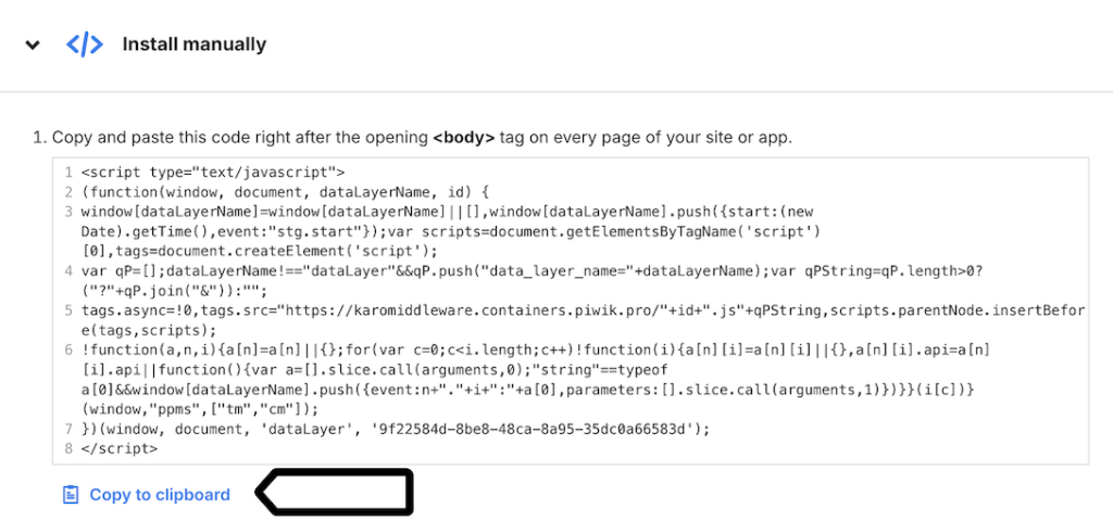 Copying the Piwik PRO code to install it manually 